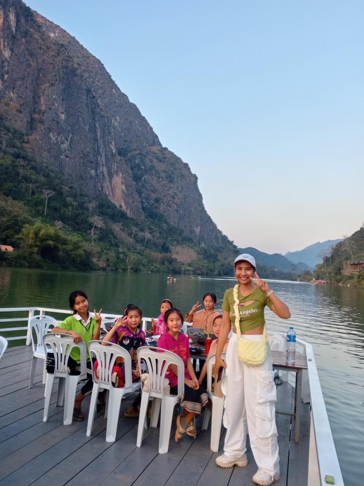 Cam U View Bungalow Hotel Nong Khiaw Bagian luar foto
