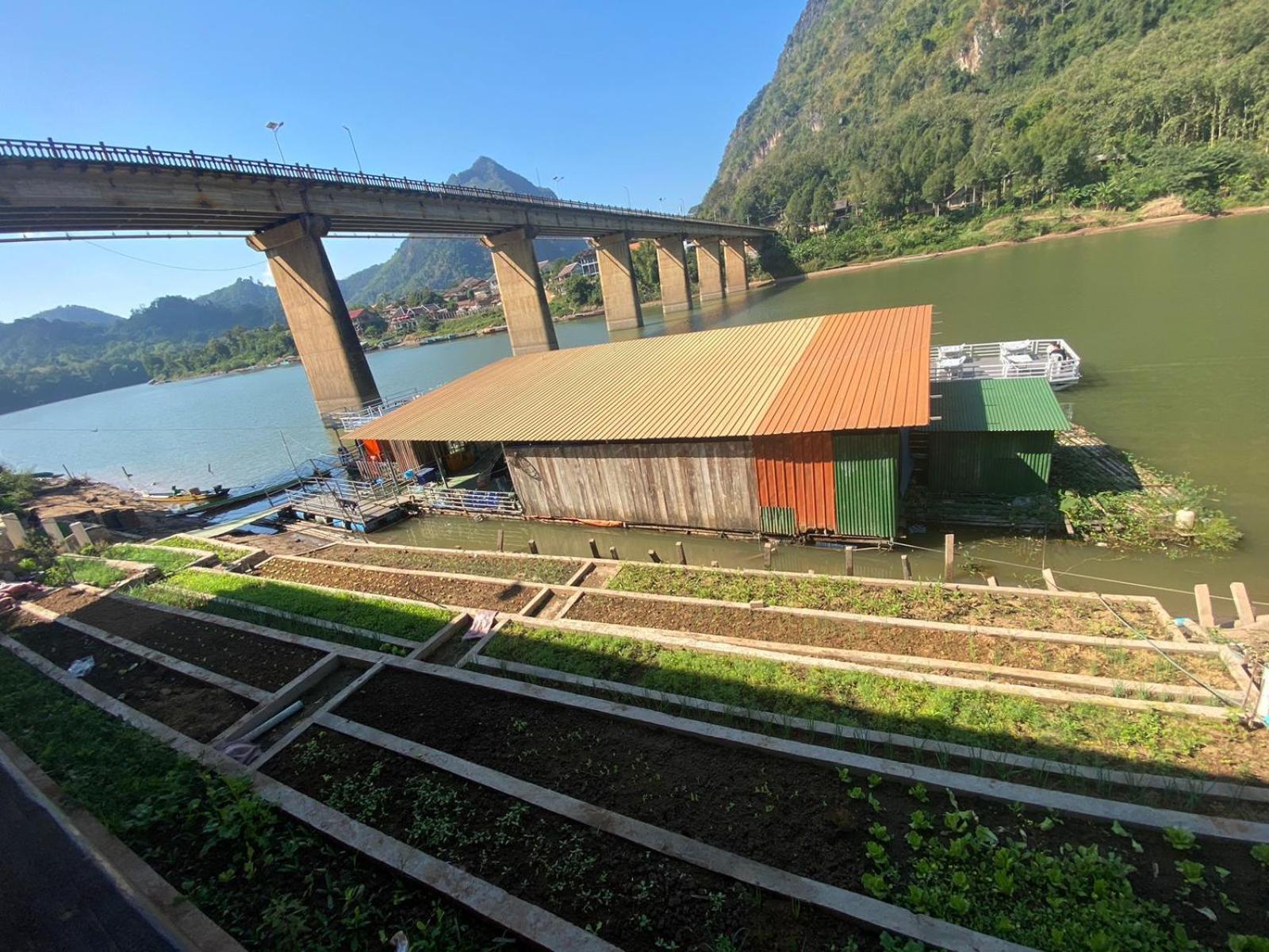 Cam U View Bungalow Hotel Nong Khiaw Bagian luar foto