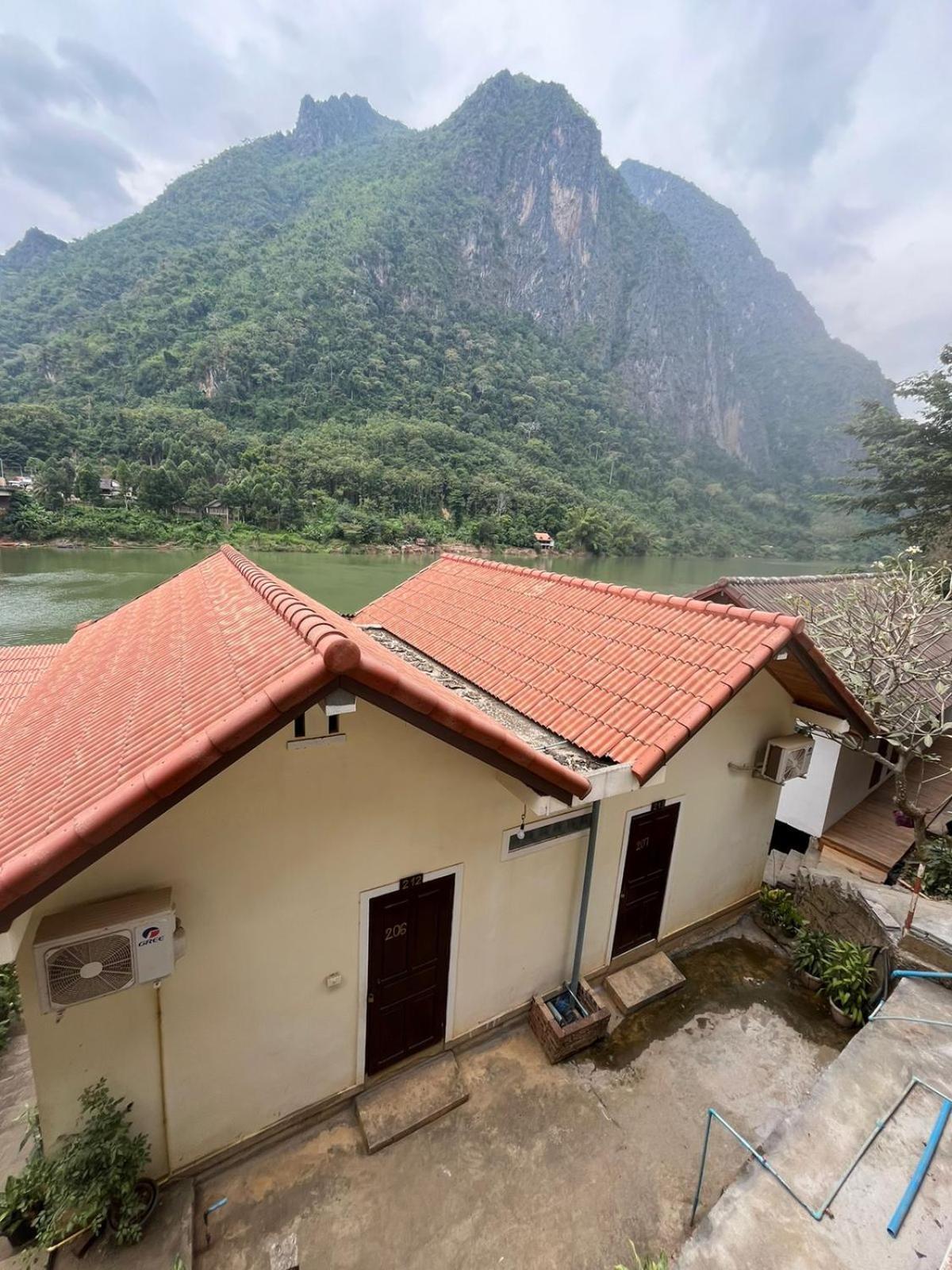 Cam U View Bungalow Hotel Nong Khiaw Bagian luar foto